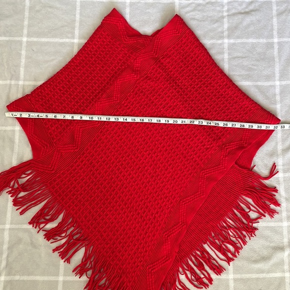 Women Red Shawl Poncho S-M Knitted Sweater Pullover with Fringe Soft Pullover - Picture 10 of 15
